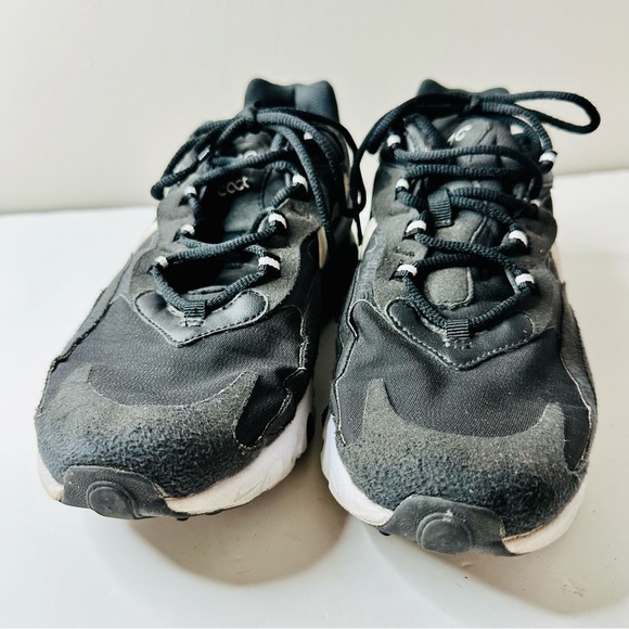 Nike Air Max 270 React Sneaker, Black and White, Size: US 7Y = 25 cm = women US - Picture 4 of 10